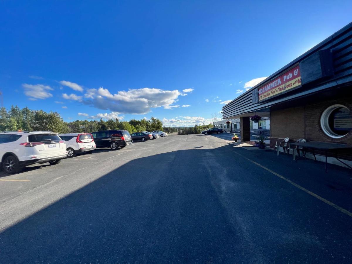 Lively Inn And Suites - Sudbury Naughton Exteriér fotografie