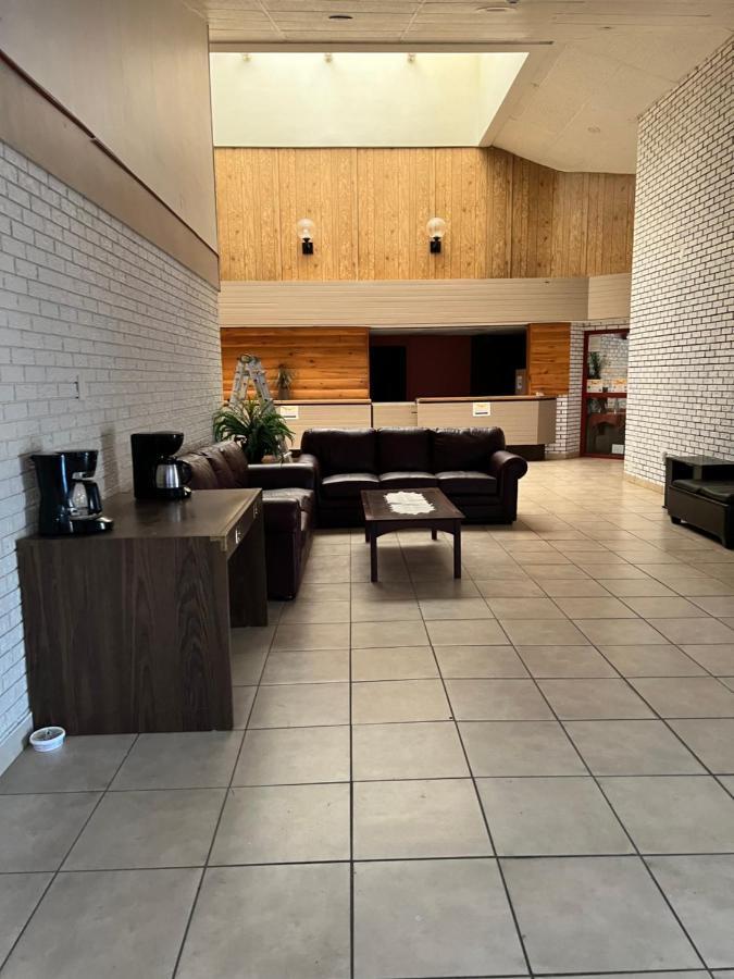 Lively Inn And Suites - Sudbury Naughton Exteriér fotografie