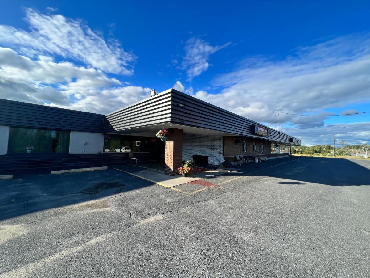 Lively Inn And Suites - Sudbury Naughton Exteriér fotografie