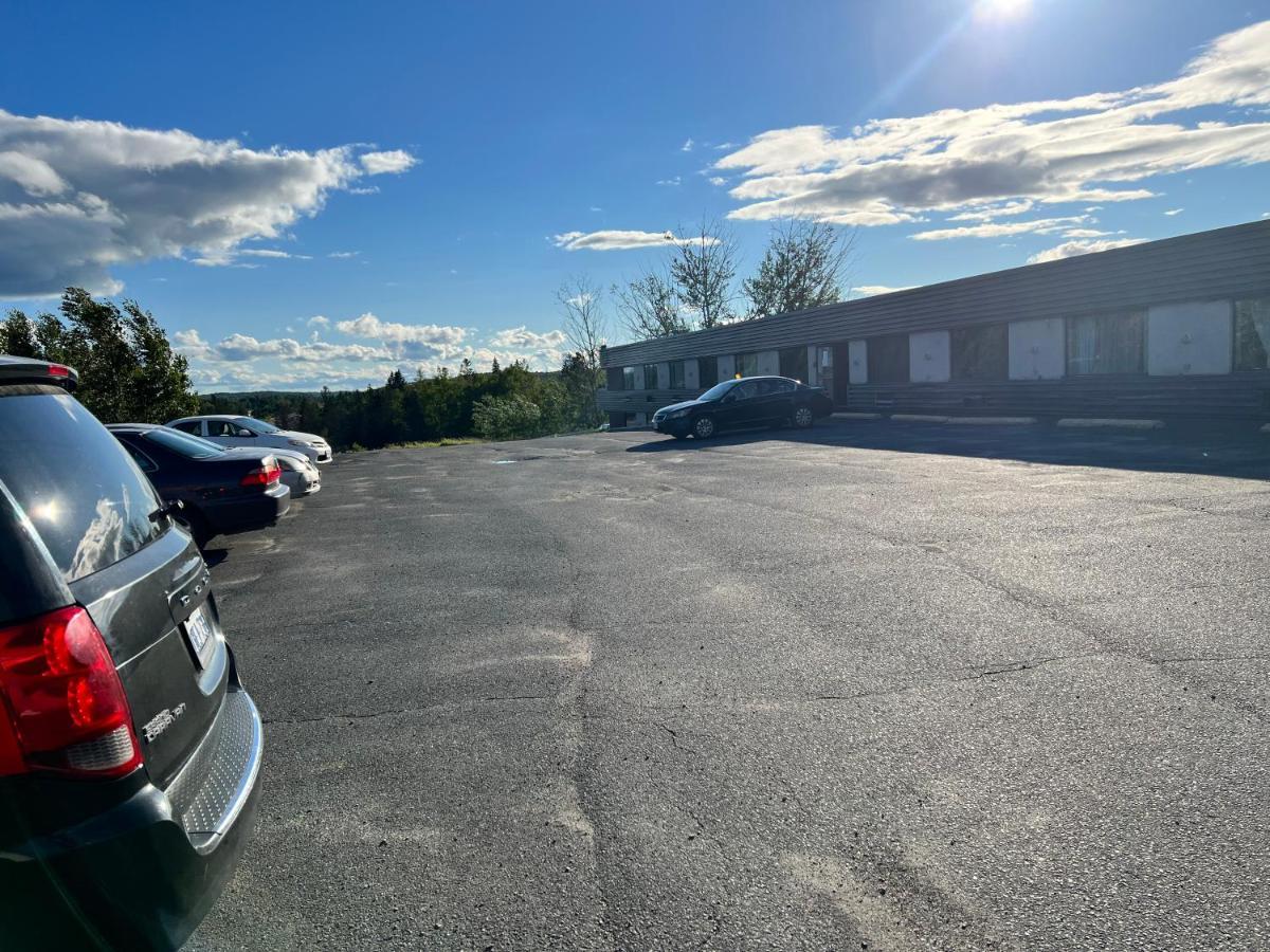 Lively Inn And Suites - Sudbury Naughton Exteriér fotografie