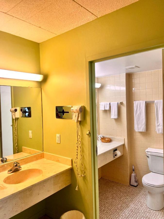Lively Inn And Suites - Sudbury Naughton Exteriér fotografie