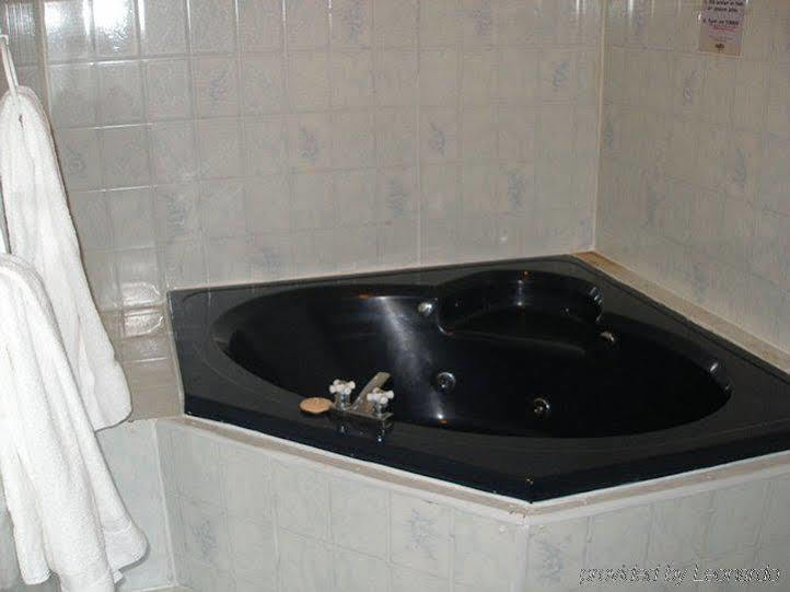 Lively Inn And Suites - Sudbury Naughton Pokoj fotografie